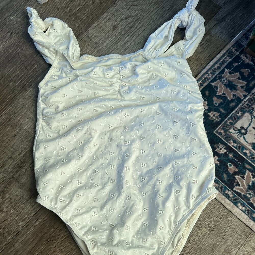 NWT Dippin' Daisy's Women's‎ Ivory Eyelet Lined One-Piece Swimsuit Size S